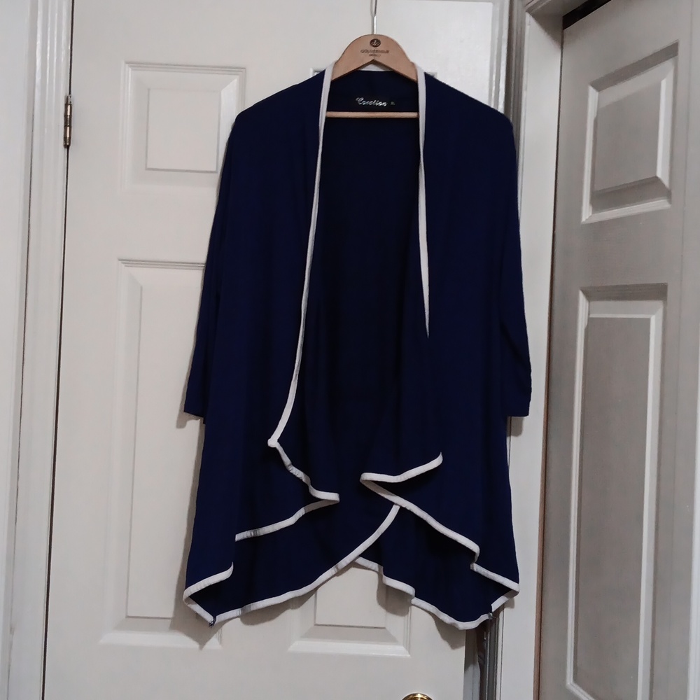 Tiered layering top‎